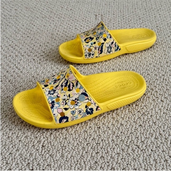 CROCS x Vera Bradley Limited Edition Slides - Picture 4 of 8
